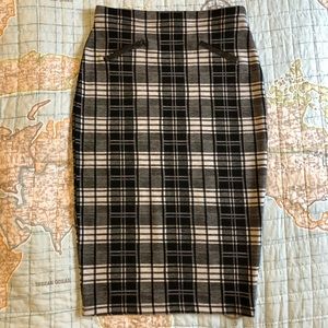 (Free in bundle) Suzy Shier Pencil skirt